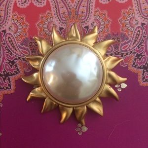 Beautiful Sun Brooch 🌞